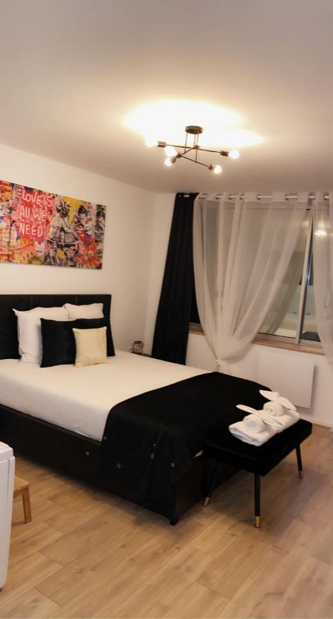 L'AppartE Black Superbe Appartement Pop ! Besançon Eksteriør billede