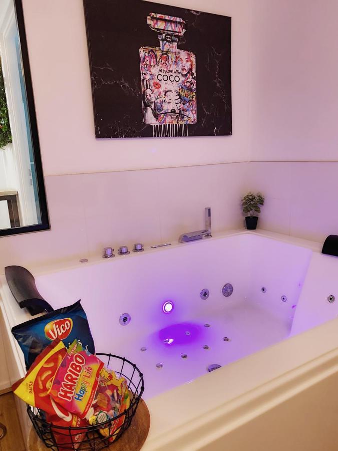 L'AppartE Black Superbe Appartement Pop ! Besançon Eksteriør billede