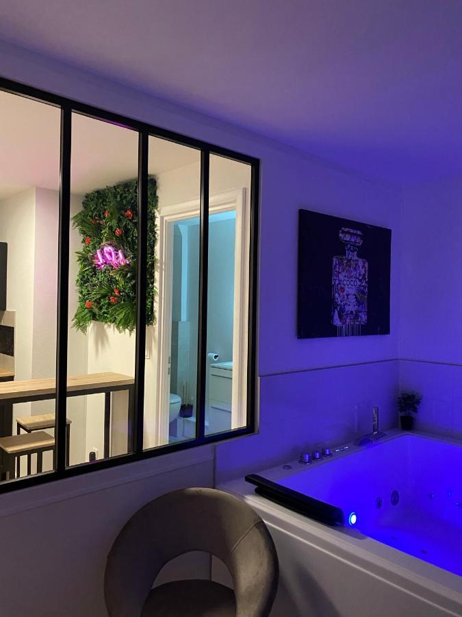 L'AppartE Black Superbe Appartement Pop ! Besançon Eksteriør billede